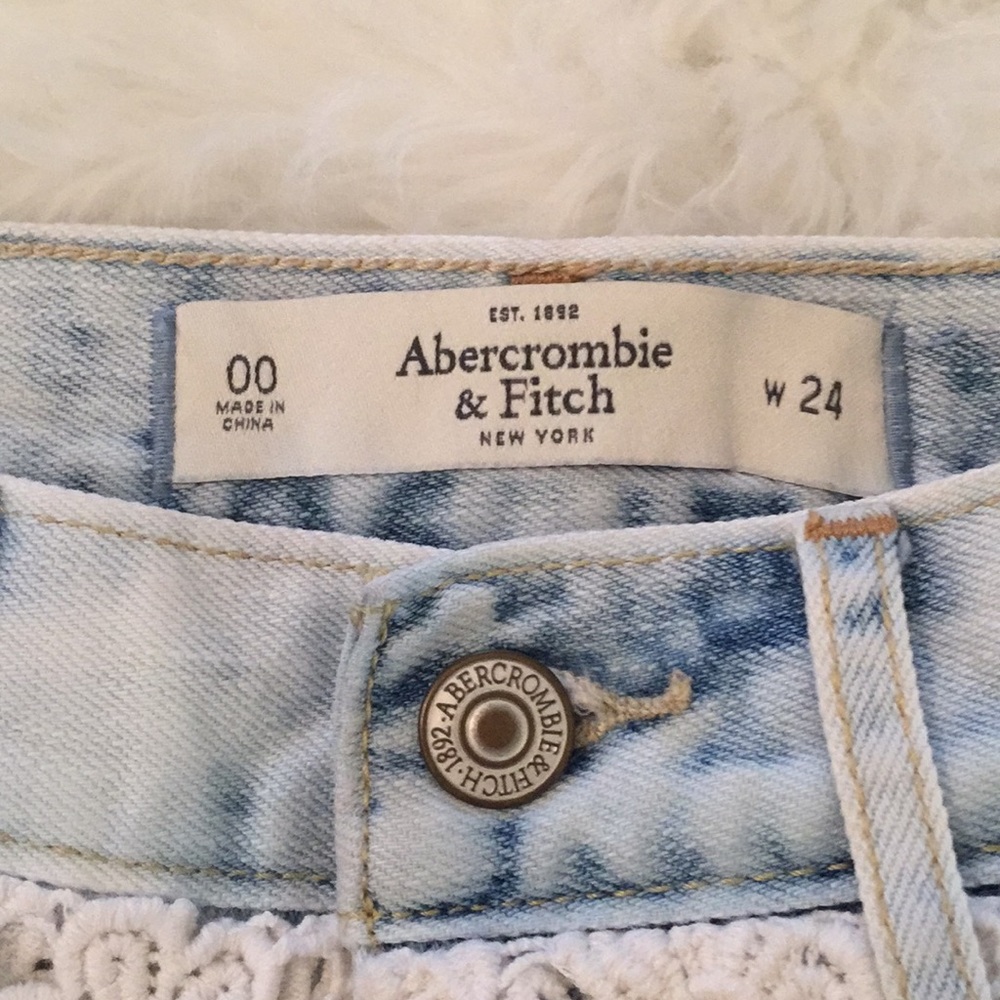 Abercrombie & Fitch Cut Off Denim Shorts - Picture 3 of 3